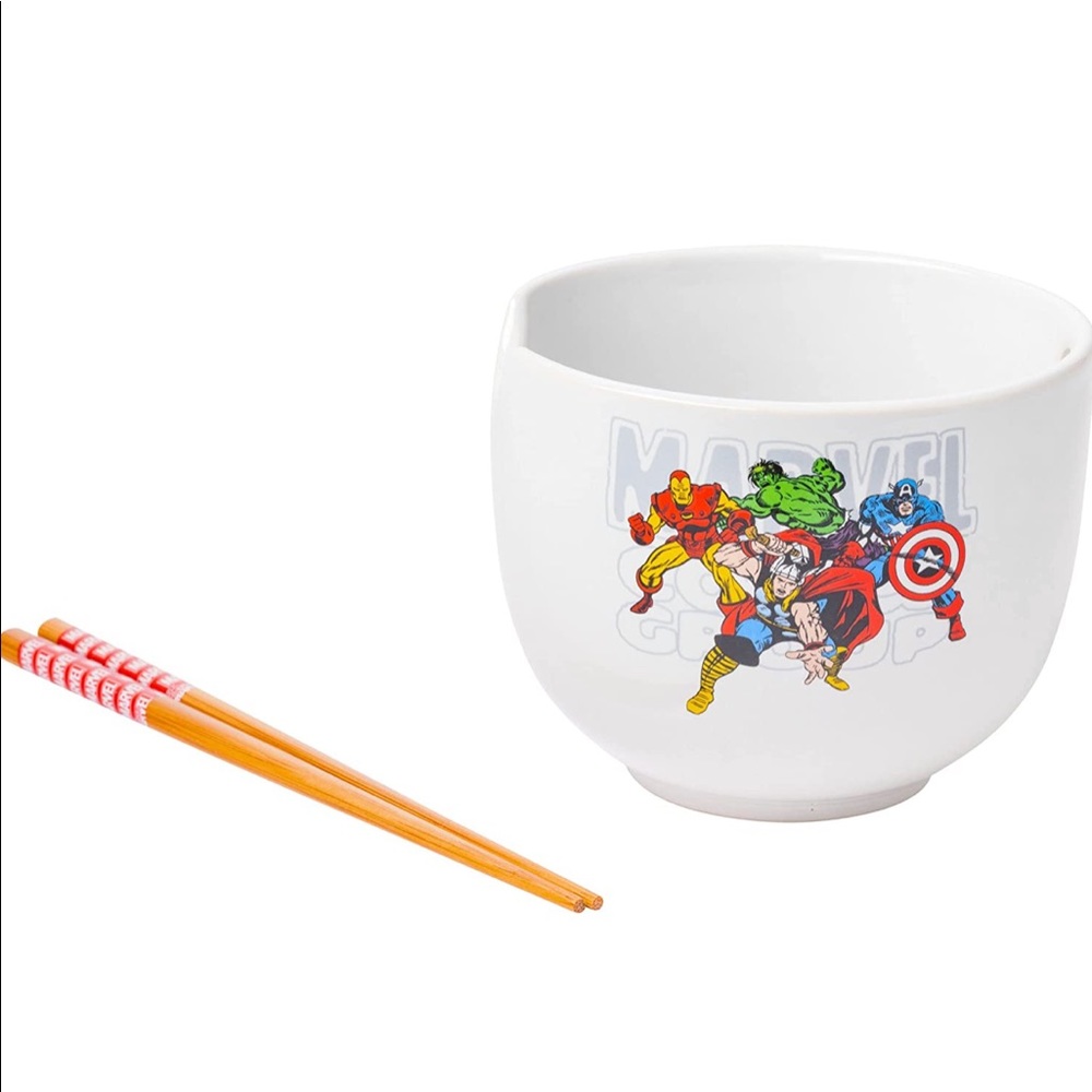 NWT Marvel Ramen Bowl with chopsticks